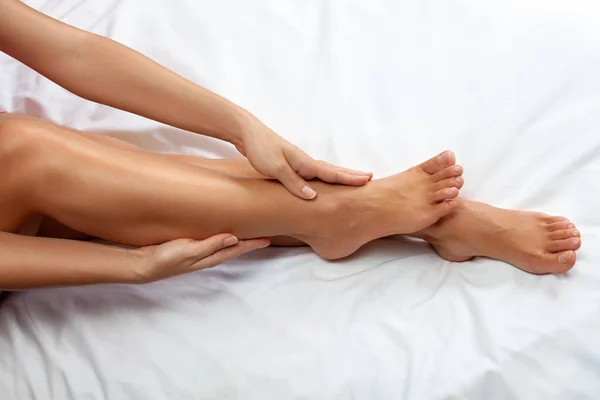 Massage voor de benen en enkels — Stockfoto