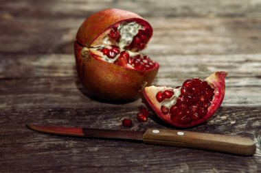 Olgun ve taze kırmızı nar