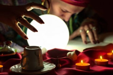 Mumlar ve fortune teller kadın içinde belgili tanımlık geçmiş