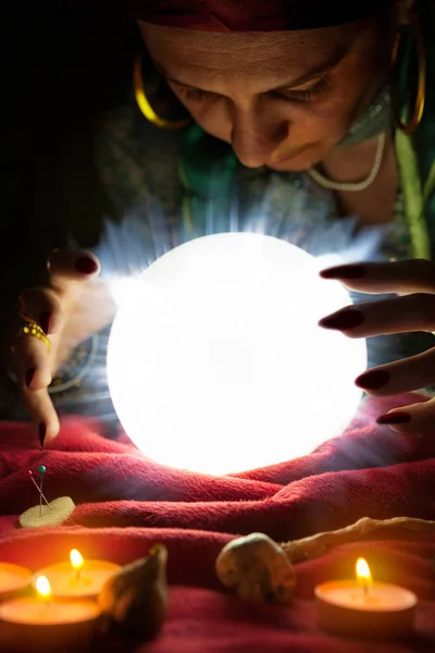 Gypsy Fortune Teller Staring Crystal Ball Her Hand Crystal Ball — Stock Photo, Image