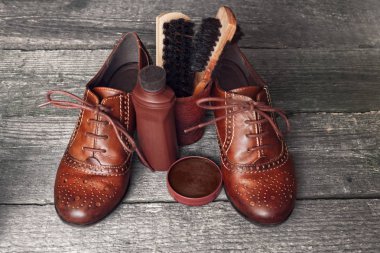 Çift ayakkabı Lehçe aksesuarları ile