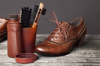 Fırça ve Lehçe krem kahverengi Ayakkabı