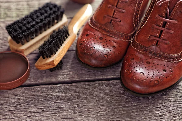 Zapatos y zapato mantenimiento conjunto — Foto de Stock