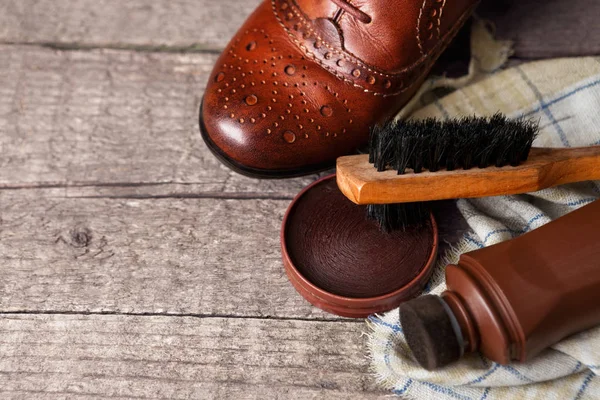 Ayakkabı ve Ayakkabı temizleme aksesuarları