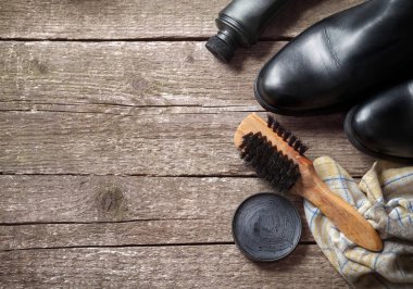 Çizmeler ve ayakkabılar için temizlik seti