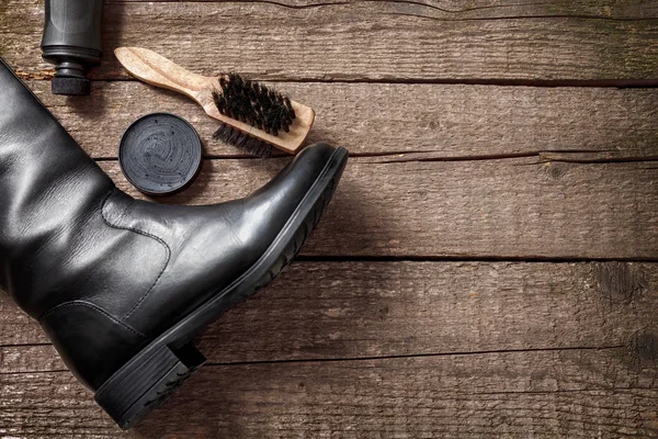 Siyah çizme, fırça, Parlatıcı ve krem parlatma