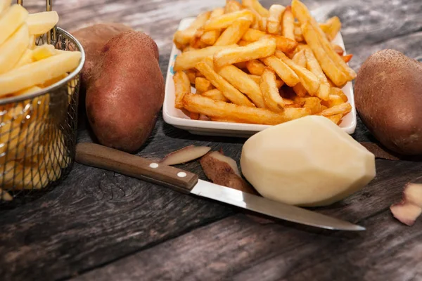 Patates kızartması ve soyulmuş patates