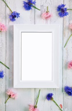 Resim çerçevesi çerçevesinin çiçekli