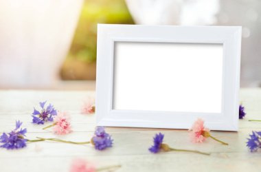 resim çerçevesi üzerinde ahşap tablo