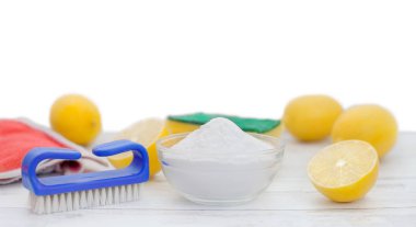 Doğal temizleyici, kabartma tozu ve limon