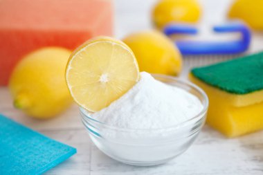 Limon ve bir kase kabartma tozu