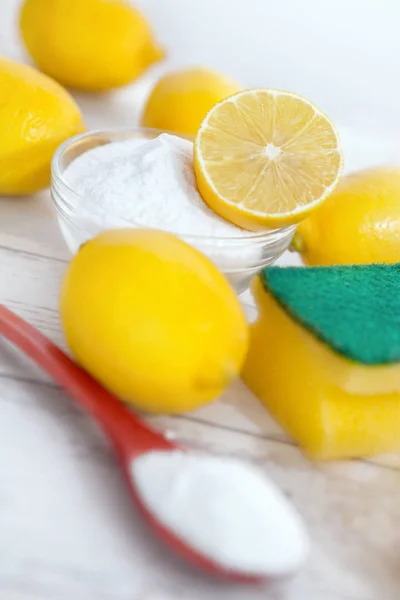 Eco-vriendelijke natuurlijke schoonmakers voor het schoonmaken van het huis — Stockfoto