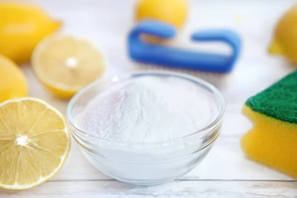 Baking soda and lemon, natural cleaners — Stock Photo, Image