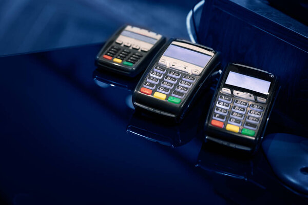 Payment terminal with payment card readers