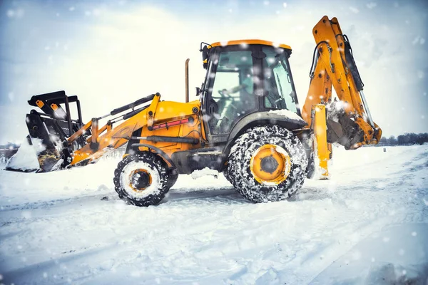 Road cleaning after huge snowfall — Stock Photo, Image