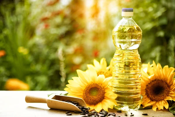 Edible sunflower oil product food industry — Stock Photo, Image
