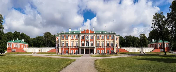 Kadriorgpalatset. Tallinn. Estland. Juli 2019. — Stockfoto