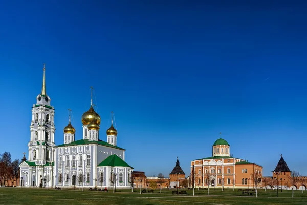 Vermoedelijke kathedraal en Epiphany kathedraal van het Tula Kremlin. Tula. Rusland. november 2018. — Stockfoto