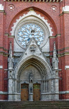 Gotik çalkantılı kapı. Helsinki. Finlandiya. Temmuz 2019