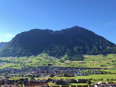 Ennetbrgen (Ennetburgen veya Ennetbuergen), Buochs ve Buochserhorn Dağı - İsviçre 'nin Nidwalden Kantonu