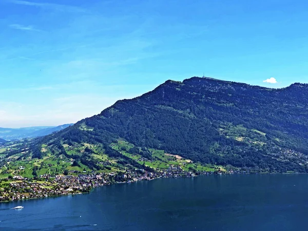 アルプスの大規模なRigiとLuzerne湖 またはBuergenberg山 ObburgenまたはObbuergenからのVierwaldstateterseeまたはVierwaldsatterseeの景色 Nidwaldenのカントン — ストック写真