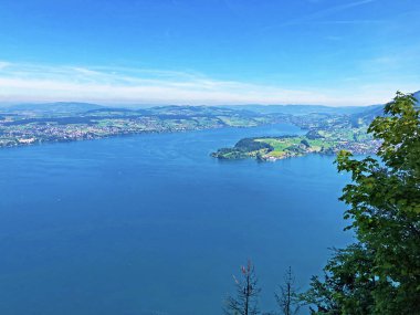 Burgenberg 'den ya da Buergengerg dağından, Obburgen' den ya da Obbuergen 'den Vierwaldstaettersee Oder Vierwaldsattersee - İsviçre' nin Nidwalden Kantonu