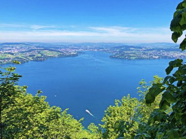Burgenberg 'den ya da Buergengerg dağından, Obburgen' den ya da Obbuergen 'den Vierwaldstaettersee Oder Vierwaldsattersee - İsviçre' nin Nidwalden Kantonu