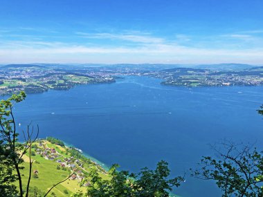 Burgenberg 'den ya da Buergengerg dağından, Obburgen' den ya da Obbuergen 'den Vierwaldstaettersee Oder Vierwaldsattersee - İsviçre' nin Nidwalden Kantonu