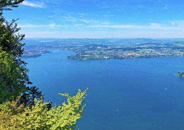 Burgenberg 'den ya da Buergengerg dağından, Obburgen' den ya da Obbuergen 'den Vierwaldstaettersee Oder Vierwaldsattersee - İsviçre' nin Nidwalden Kantonu