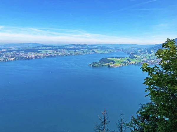 Widok Jezioro Luzerne Lub Vierwaldstaettersee Oder Vierwaldsattersee Góry Burgenberg Lub — Zdjęcie stockowe