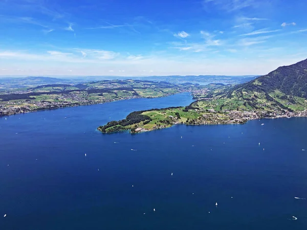 Widok Jezioro Luzerne Lub Vierwaldstaettersee Oder Vierwaldsattersee Góry Burgenberg Lub — Zdjęcie stockowe