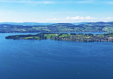 Brgenberg dağı Obbrgen 'den (Obburgen veya Obbuergen) Vierwaldstttersee (Vierwaldstaettersee oder Vierwaldsattersee) görünümü