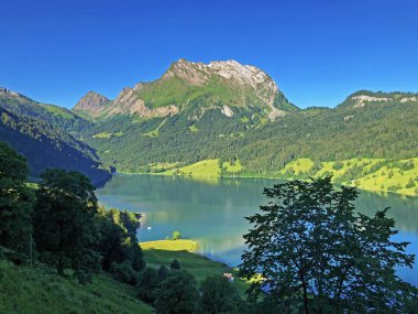 Alp gölü Wagitalersee (Waegitalersee), Innerthal - Schwyz Kantonu, İsviçre