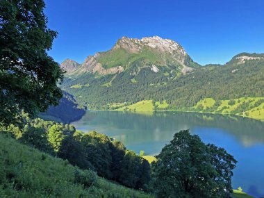 Alp gölü Wagitalersee (Waegitalersee), Innerthal - Schwyz Kantonu, İsviçre