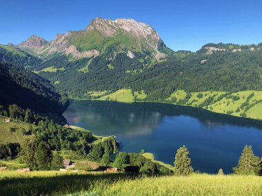 Alp gölü Wagitalersee (Waegitalersee), Innerthal - Schwyz Kantonu, İsviçre