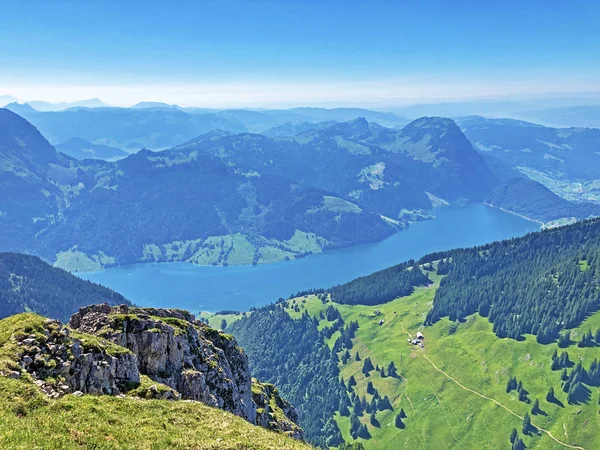 Παραμύθι Ειδυλλιακό Μοτίβο Από Wagitalersee Waegitalersee Αλπική Λίμνη Στην Κοιλάδα — Φωτογραφία Αρχείου