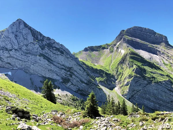 Rossalpelispitz Rossaelplispitz Zindlenspitz Montañas Sobre Lago Alpino Wagitalersee Waegitalersee Innerthal —  Fotos de Stock