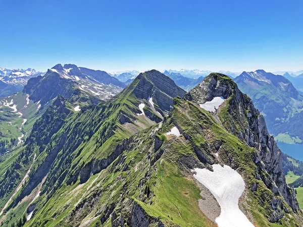 Rossalpelispitz Rossaelplispitz Και Zindlenspitz Βουνά Πάνω Από Την Αλπική Λίμνη — Φωτογραφία Αρχείου