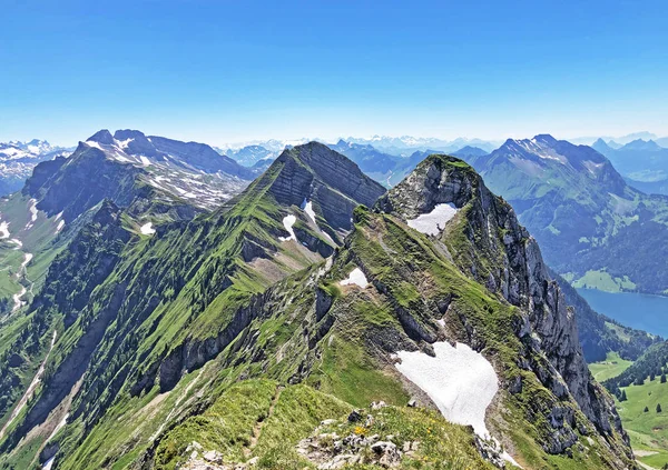 Rossalpelispitz Rossaelplispitz Zindlenspitz Montañas Sobre Lago Alpino Wagitalersee Waegitalersee Innerthal — Foto de Stock