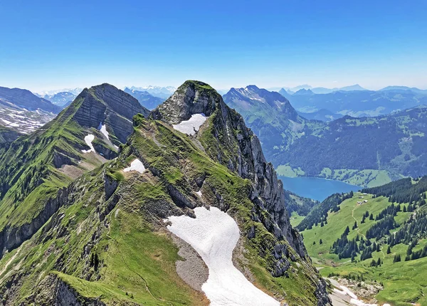 Rossalpelispitz Rossaelplispitz Zindlenspitz Montanhas Acima Lago Alpino Wagitalersee Waegitalersee Innerthal — Fotografia de Stock