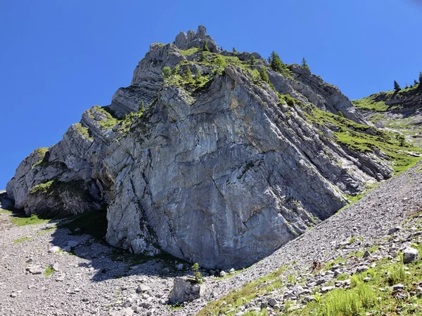 Rossalplispitz Rossaelplispitz Montaña Sobre Valle Wagital Lago Alpino Wagitalersee Waegitalersee — Foto de Stock