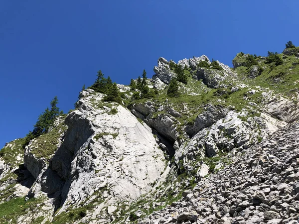 Piedras Rocas Los Picos Alpinos Sobre Valle Wagital Waegital Lago —  Fotos de Stock