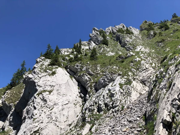 Stenen Rotsen Van Alpentoppen Boven Wagital Waegital Vallei Bergmeer Wagitalersee — Stockfoto