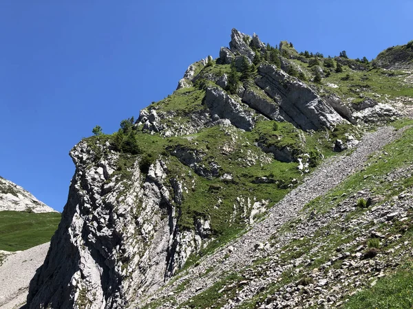 Pietrele Stâncile Vârfurilor Alpine Deasupra Văii Wagital Sau Waegital Lacului — Fotografie, imagine de stoc
