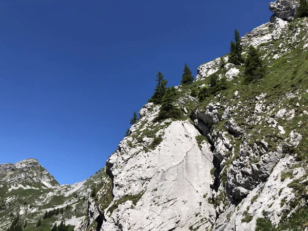 Pedras Rochas Dos Picos Alpinos Acima Vale Wagital Waegital Lago — Fotografia de Stock