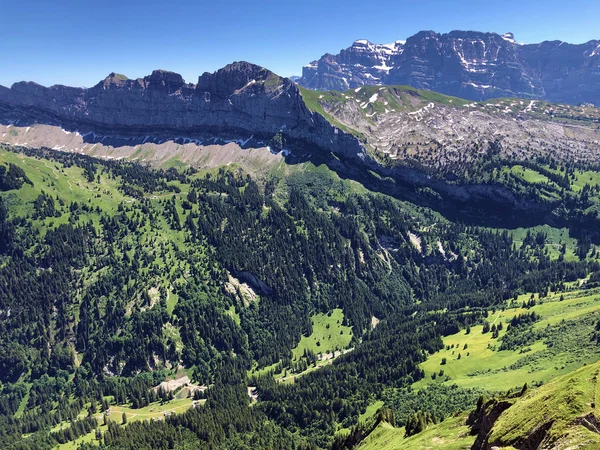 Belo Vale Alpino Oberseetal Nfels Nafels Naefels Cantão Glarus Suíça — Fotografia de Stock