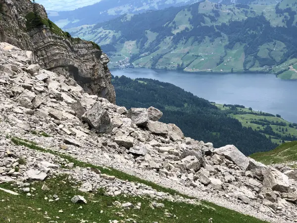 Stenen Rotsen Van Alpentoppen Boven Wagital Waegital Vallei Bergmeer Wagitalersee — Stockfoto