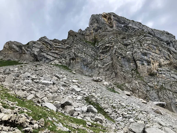 Piedras Rocas Los Picos Alpinos Sobre Valle Wagital Waegital Lago —  Fotos de Stock