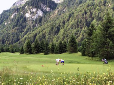 Golf sahası Ybrig veya Golfplatz Ybrig (Golf Kulübü Ybrig, Schweiz), Studen - Schwyz Kantonu, İsviçre