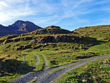 Churfirsten Dağları 'nda ve Toggenburg Bölgesi, Starkenbach - İsviçre' nin St. Gallen Kantonu 'nda yürüyüş ve yürüyüş yolları